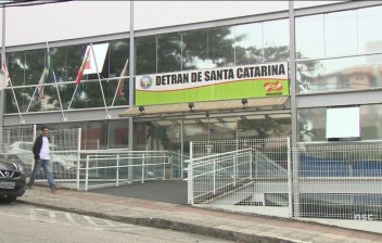 Detran derruba 15 sites falsos por semana em Santa Catarina