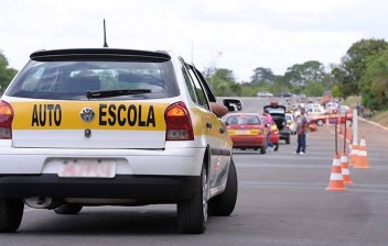 IMPORTÂNCIA DOS CFC’s NO PROCESSO ENSINO APRENDIZAGEM
