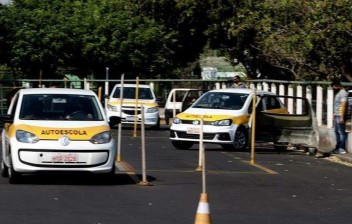 Propor o fim das autoescolas, é um EQUÍVOCO.