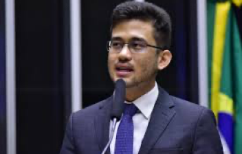 Kim Kataguiri na contramão da luta pela diminuição dos índices de sinistro de trânsito