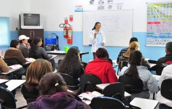 OMS defende educação para o trânsito. Por que a Senatran insiste no caminho oposto?