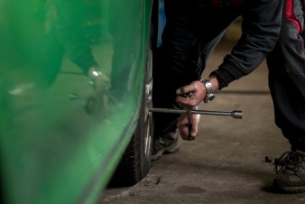 Calor excessivo acelera desgaste dos pneus e aumenta alerta para manutenção