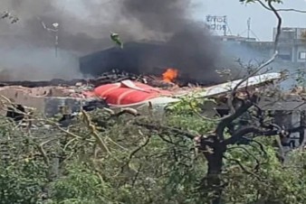 Avião com mais de 240 pessoas a bordo cai na Índia