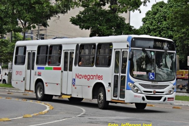 Alta do combustível: condutores substituem o uso do carro pelo transporte coletivo