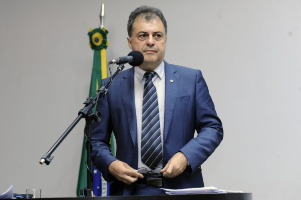 Comissão aprova anulação de exigências do Contran para credenciamento de autoescolas