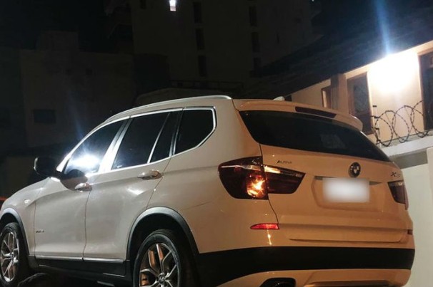 PM apreende carro de luxo com 50 multas em Minas Gerais