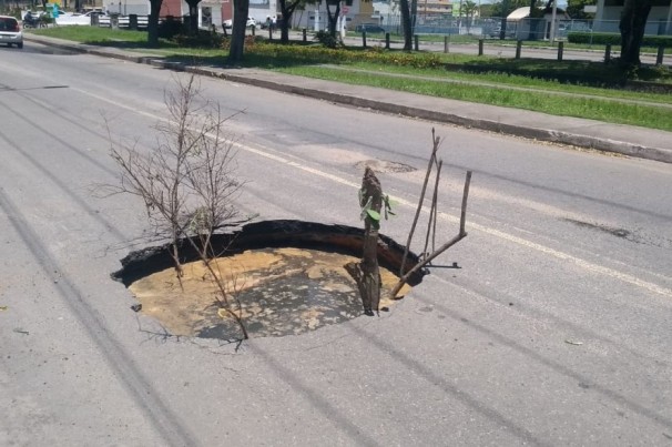 Atenção motorista e pedestres: buraco na rua pode gerar indenização