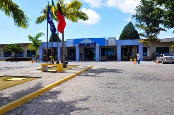 Detran em Movimento destaca cuidados necessários no trânsito durante festas carnavalescas