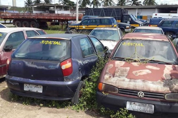 Polícia Rodoviária Federal realiza hoje leilão de carros apreendidos