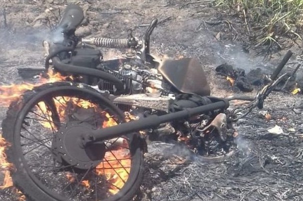 Homem morre carbonizado após moto pegar fogo em rodovia da Paraíba