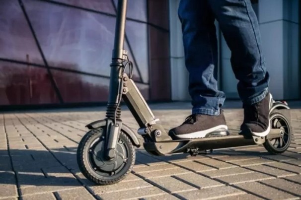 Guarda Municipal começa a fiscalizar patinetes elétricos com aplicação de multas