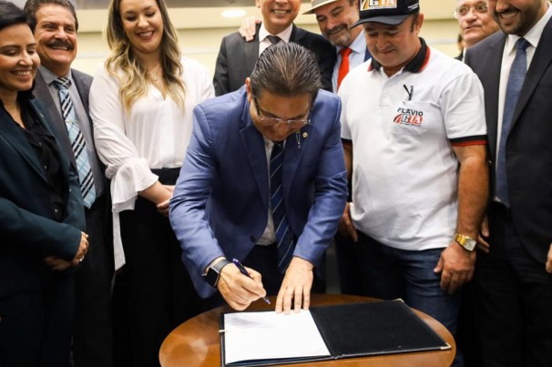 Assembleia promulga lei que regulamenta transporte alternativo na Paraíba