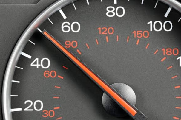 Para especialista, Brasil precisa aumentar o controle de velocidade nas vias