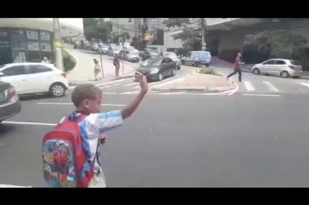 Atropelamentos envolvendo crianças: veja oito dicas preciosas para passar ao seu filho