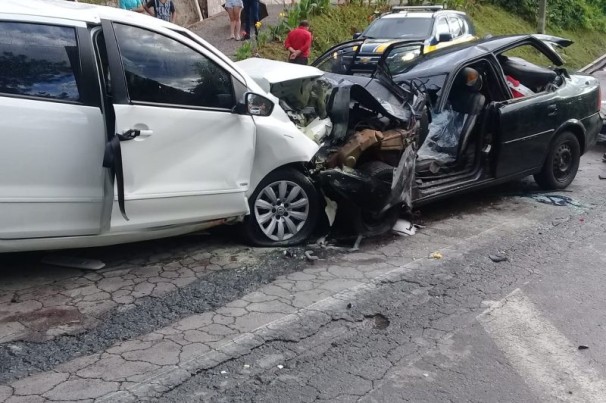 Sem cinto de segurança: Duas crianças morrem em acidente na BR-470