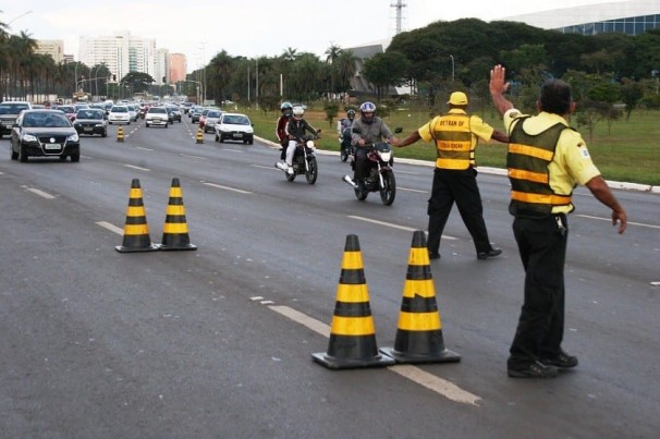 Motorista que levou choque durante abordagem do Detran é denunciado pelo MP por resistência