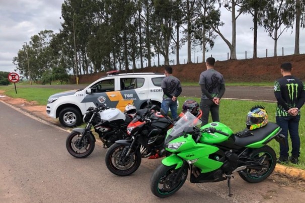 Vídeo: Motociclistas a mais de 220 km/h durante racha em rodovia de Catiguá