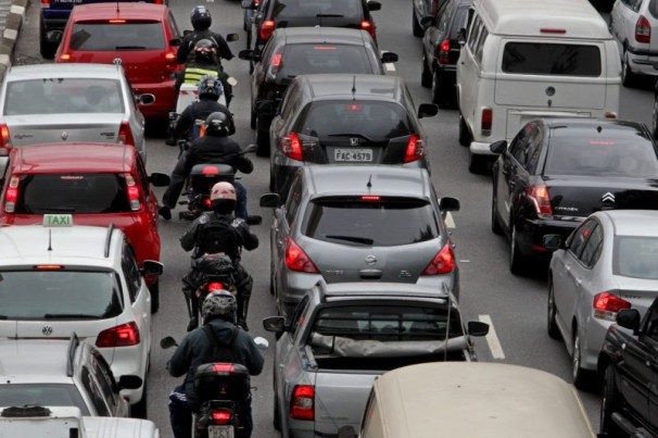 De cada dez atendimentos por acidente no SUS, oito são motociclistas