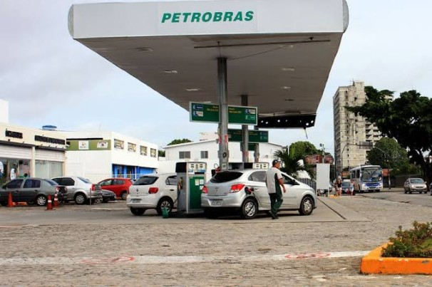 Pesquisa do Procon-JP constata que 76 postos baixaram o preço da gasolina