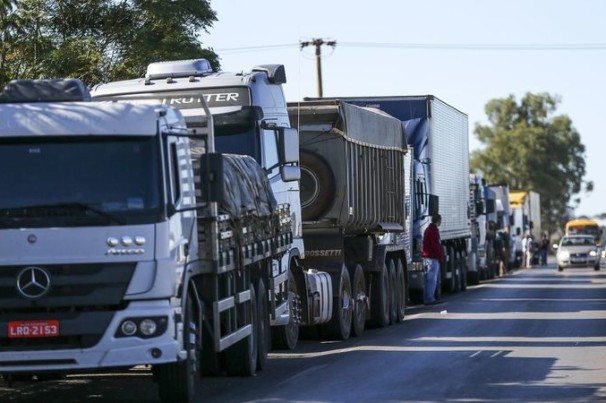 Governo avalia que chance de greve de caminhoneiros é pequena