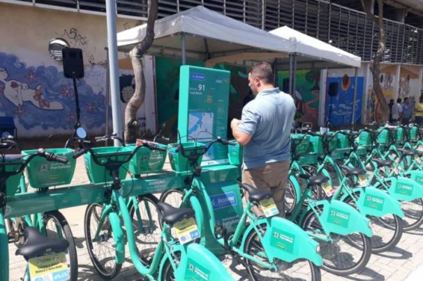 “Vai ter bicicleta que não acaba mais”, afirma prefeito em inauguração de 10 novas estações do Bicicletar