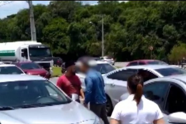 Motorista que diz ter sido agredido em briga de trânsito pode perder a visão de um dos olhos