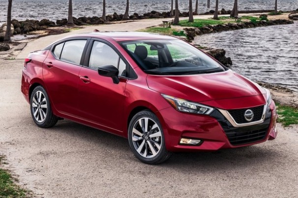 Nissan Versa estreia em junho no Brasil