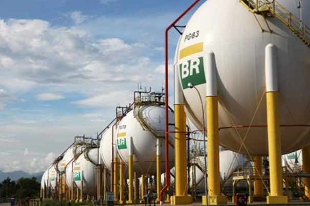 Petrobras doará combustível para ambulâncias