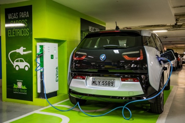 Senado pode aprovar pontos de recarga para carros elétricos