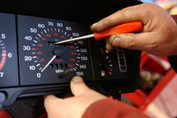 Como escapar de carro com quilometragem adulterada