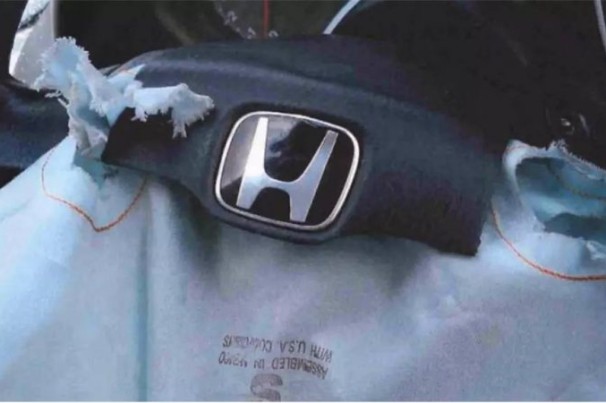 Honda anuncia morte de motorista brasileiro que ignorou recall de airbag