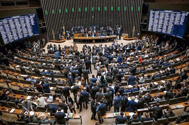 Relator dificulta perda de habilitação mas retoma multa por falta de cadeirinha