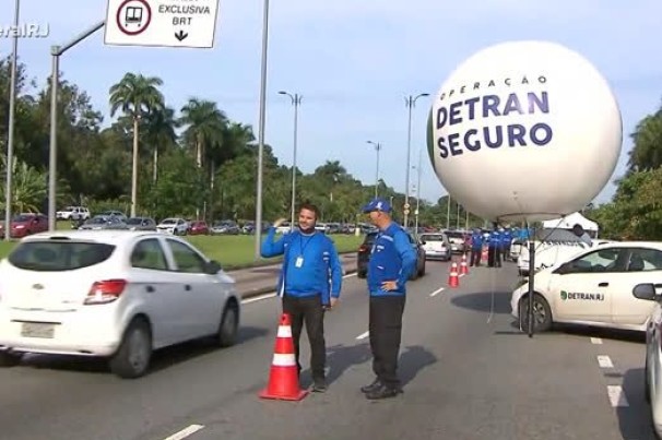 Blitz de Carnaval: Detran-RJ fiscaliza veículos nas ruas em todo o Estado