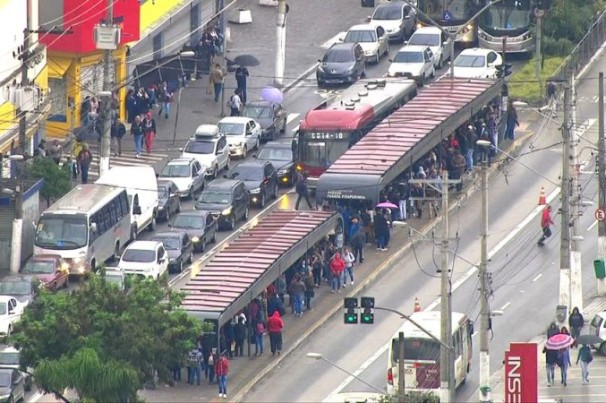 Uso de carro como meio de transporte deve cair 28% em SP na próxima década, diz consultoria
