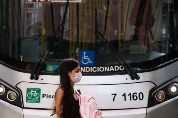 Máscaras nos ônibus é obrigatório para passageiros