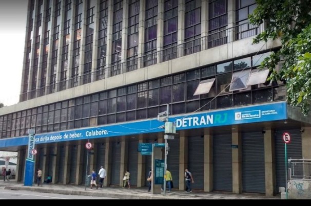 Detran-RJ reabre para retirada de CNH