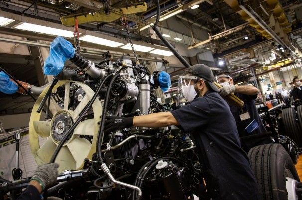 Produção de ônibus no Brasil tem queda em abril