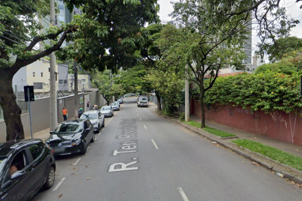 Briga de trânsito em BH termina com tiro em moto