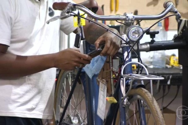 Bicicleta elétrica pode ser controlada pelo celular