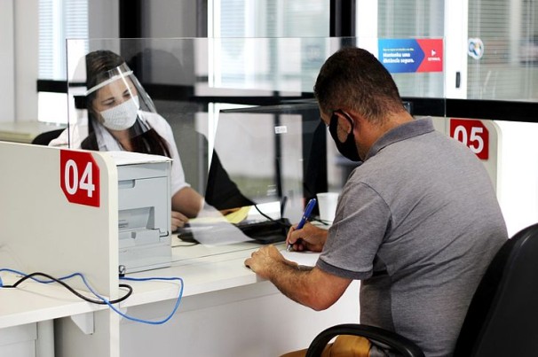Renovação de CNH, licenciamento e transferência são suspensos pelo Contran