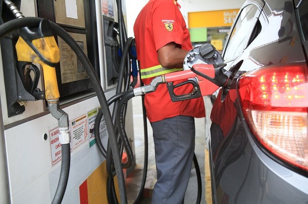 Gasolina em SC tem variação de até R$ 37 centavos entre cidades