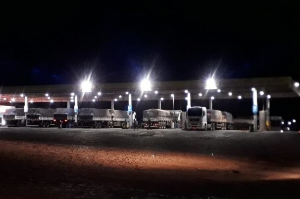 Caminhoneiro abasteceu 279 l e mesmo assim foi proibido de dormir no posto