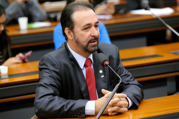 PL acaba exigência de certificado adequação a legislação para  alteração