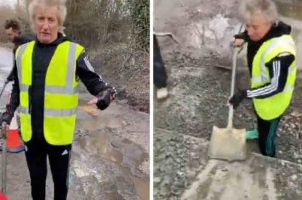 Rod Stewart tapa buraco em rua para poder passar com Ferrari