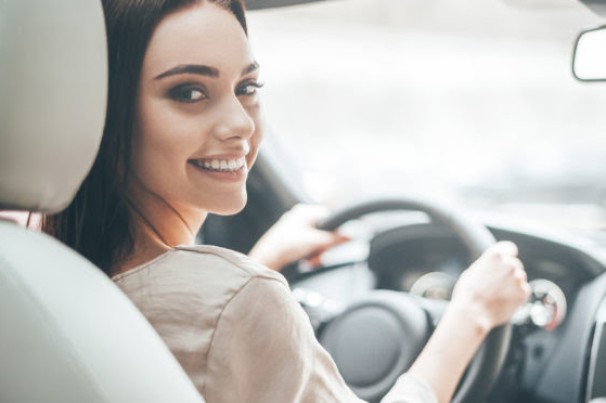 Mulheres no volante: por que a independência ainda incomoda?