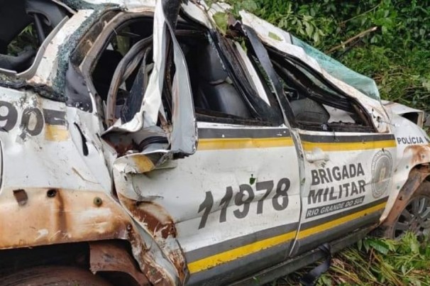 Policiais militares ficam feridos em acidente de trânsito na BR 386