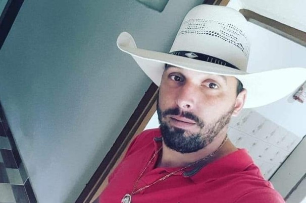 Cantor sertanejo morre em acidente de trânsito