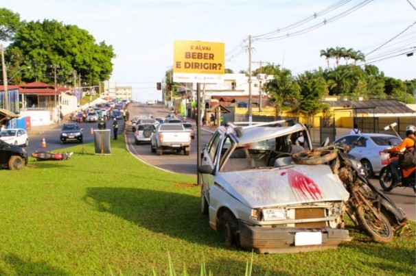 Simulação de acidente de trânsito marca campanha ‘Maio Amarelo’ em Rio Branco