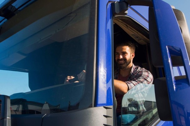 Mobil dará protetor solar para caminhoneiros nesta terça-feira