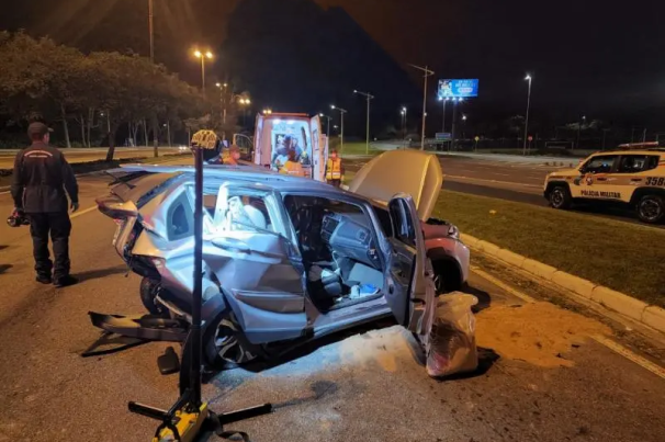 Idoso morre após ter veículo atingido por carro que participava de racha